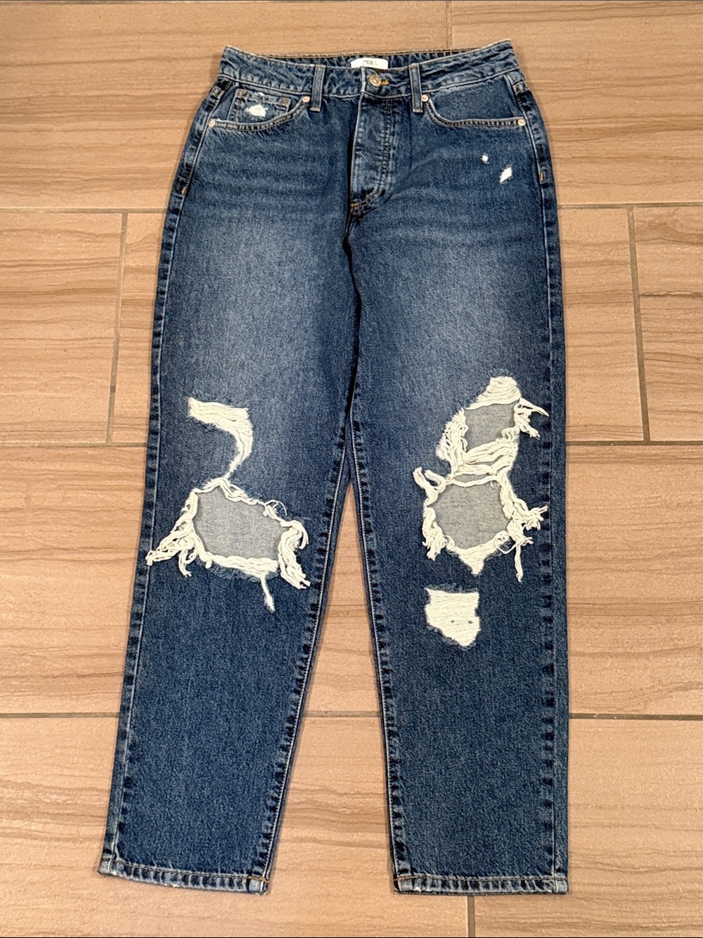 Forever 21 Distressed Jeans Dark Blue Washed Denim Size 27